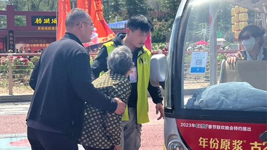 暖心服務讓游客賓至如歸